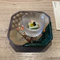 寿司 はせ川 心斎橋本店 - 見た目も爽やかな枝豆豆腐が乾いた喉を潤おしてくれます