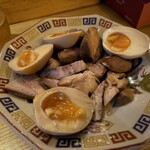 深夜食堂 泰治 - 煮卵チャーシュー
