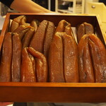 プレゼンテ スギ - そばにブランデーで仕込んだカラスミをかけて