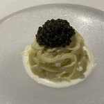 エルミタージュ ドゥ タムラ - 低温調理した新玉葱をソースにした冷製カッペリーニ