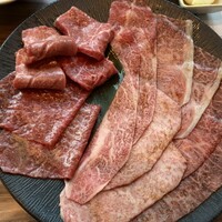 焼肉うしごろ 新宿三丁目店 - 
