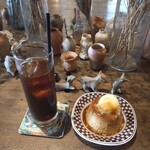BUoY cafe - アイスコーヒーとプリン