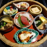 美々卯 セントラルタワー店 - 花かご膳メインです。