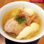 ラーメン屋 トイ・ボックス - 味玉塩ラーメン(900円)