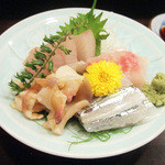 藤吉 - 本日のおまかせ竹(3000円)のほっき貝、平政、さより、黒鯛のお刺身