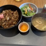 ノダニク - 焼肉どんぶり（並）９００円　卵トッピング５０円