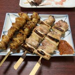 鳥平 - ネギマと鶏皮。