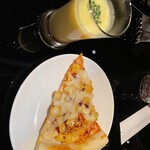 オールドサルーン1934 - とうもろこしとベーコンのピザ