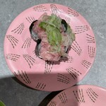 根室花まる - ネギトロ軍艦、私はサーモン中落ち軍艦かなぁ？