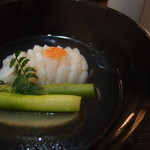 あいなめに生麩、アスパラの上品な炊き合わせ