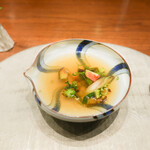 草片 - スープに、なすトマトみょうがを入れる