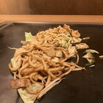 うまいもん横丁 - 料理写真:ホルモン焼きうどん