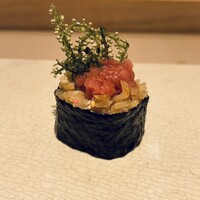 すし寿 - 海ぶどう入りのトロタク