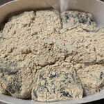 わらび餅専門店 門藤 愛知店 - 10個入ってます　きなこたっぷり