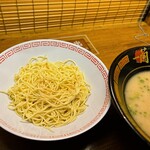 一蘭 - 替え玉は麺硬めにしました！