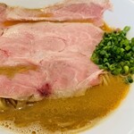 紅ズワイガニらぁ麺 まるはち屋 - 