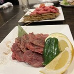 炭火焼肉 山頂 - 