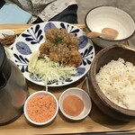 こめらく 贅沢な お茶漬け日和 - 　ごま玉ねぎの塩だれからあげ膳　