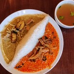 ディージャイ - カレー2種盛グリーン&レッド1000円