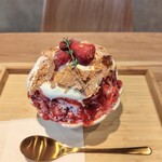 cafe choose + - ストロベリーミルクかき氷