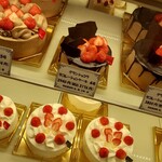 ヴォアラ洋菓子店 - お祝いには〜4号のデコレーションケーキ