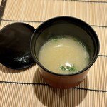 博多 鮨 まつもと - お味噌汁(そうめん入り)