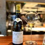 蒼 - 継続していただいていると、アペラシオンの個性も分かるように。
      造り手やヴィンテージは違えど、アクアパッツァ仕立てにモンラッシェを合わせるのは、爽やかさにその個性である酸がフィットするからですね。