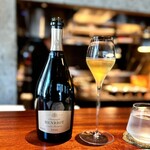 蒼 - 何度もいただいていますが、気候やその時の気分で感じ方が違ったりします。
      この日は、アプリコットのような甘酸っぱさが、スーッと気分を落ち着かせてくれました。