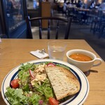 CAFE HUDSON - チキンと自家製リコッタのチョップドサラダ