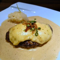 旬菜ステーキ処 らいむらいと - ランチ：らいむらいと風チーズハンバーグ
