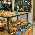 ル・クロワッサン・ド・バカンス - 棚