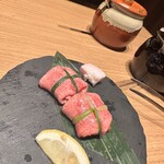 やきにく 飛牛 - 