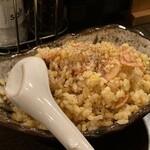 近江牛と有機野菜の呑処 ひだまり - ガーリックライスはニンニク多め♡