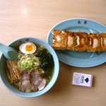 永華 - ラーメンと五個餃子