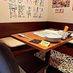 厚岸水産 かき小屋 - テーブル