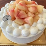 パティスリーショコランタン - 桃のホールケーキ