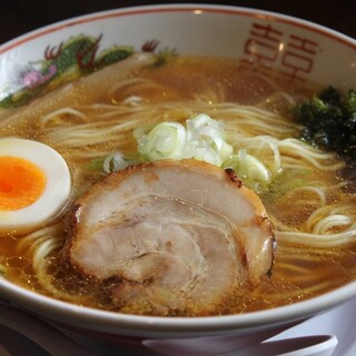 昔ながらの、中華そば（切刃は18番のちぢれの麺）