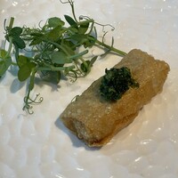 中国飯店 富麗華 - タチウオと茄子の湯葉包み揚げ 青しそと山椒の風味