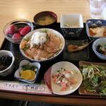 貝殻亭 - 白身魚のヅケ丼