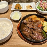 楽食倶楽部 裏小路牛肉店 - 
