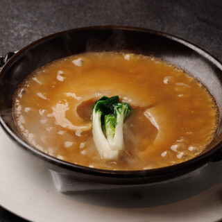 銀座七芳自慢の“ふかひれ”を贅沢に。