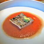 蒼 - 夏のごく短い期間しか現れない「北海道余市の中野さん」作 トマトのソースでいただく、太刀魚♪サシの入った身には脂たっぷりですが、トレトレならではの歯応えも有り、鮮烈なトマトソースがで旨みを引き立てる至福のヒトサラでした♡