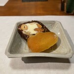 ますぶち - からすみとドライイチジクのバター包み