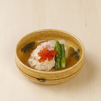 お刺身湯葉　いくらと蟹のあんかけ