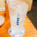 酒場  シナトラ - 山椒サワー（砕けた山椒が浮いています）