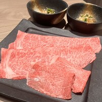近江うし焼肉 にくTATSU 渋谷店 - 極上ロース焼きしゃぶ、赤身焼きしゃぶ
                    鬼おろしポン酢で