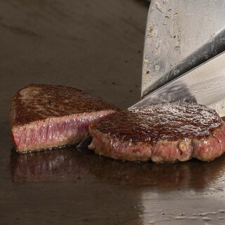 職人の目利きで厳選された黒毛和牛を贅沢に鉄板で！