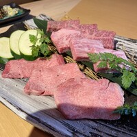 近江うし焼肉 にくTATSU 銀座店 - 