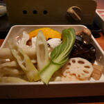 小尾羊　蒙古火鍋 - 二皿目は野菜盛