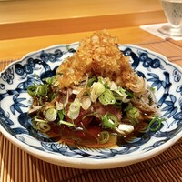 御料理 まつ山 - ⑥のざき牛ランプのたたき、大根おろし、
                    　丸ネギ、茗荷